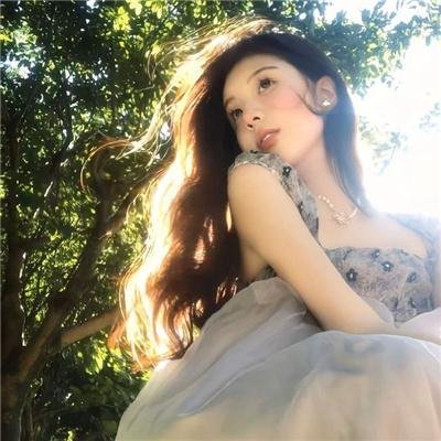 绿茵春色